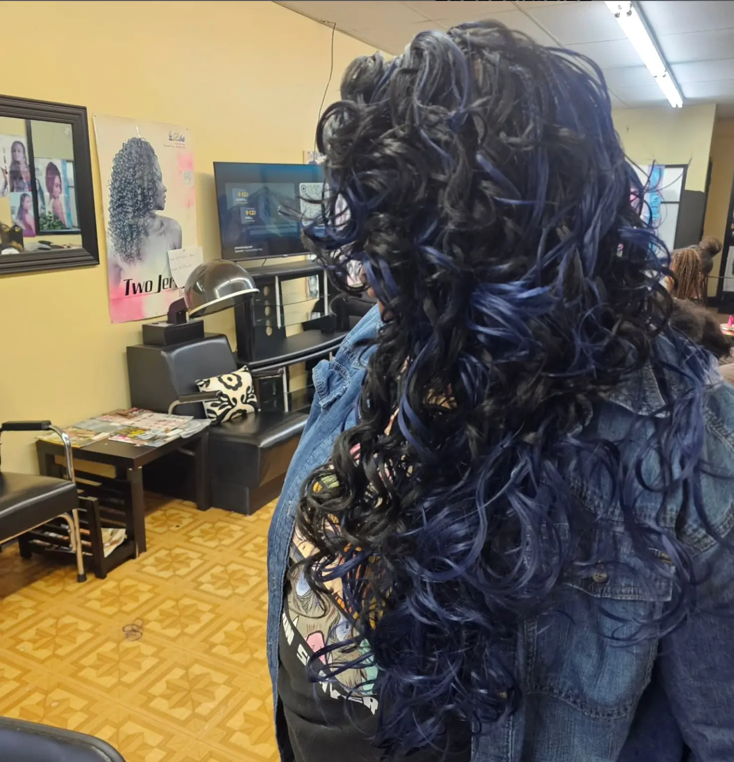 Midnight blue curly braid-out install — Gege Hair Salon, Schaumburg
